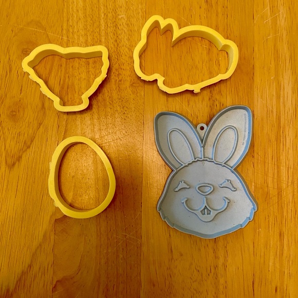 Vintage Holiday Cookie Cutters - Picture 5 of 5